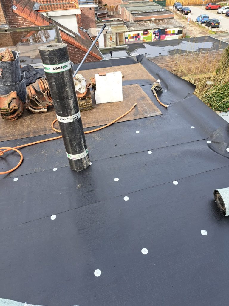 BGB Dakdekker voor bitumen dakbedekking, dakisolatie, dak reparatie, dak vervangen en pannendak vervangen, Dakdekkersbedrijf Best